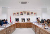 KPU Pesisir Barat Audiensi dengan Bupati | Foto: Joni Irawan