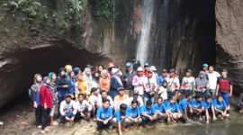 Wisata Hutan Pesisir Barat | Foto: Joni Irawan