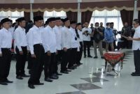 Pj. Kota Palembang, Ratu Dewa melantik RT dan RW se-Kecamatan Sukarami, Kota Palembang.
Foto: Rizky Pratama, Kabar Indonesia