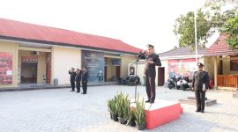Kapolres Pesisir Barat AKBP Alsyahendra, S.I.K., M.H., memimpin Upacara Hari Kesaktian Pancasila Tahun 2023 di Mapolres Pesisir Barat.
Foto: Humas Polres Pesisir Barat.