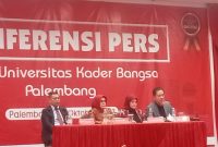 Rektor UKB memberikan keterangan dalam Konferensi Pers terkait informasi yang salah tentang UKB Palembang.
Foto: RPS, Kabar Indonesia