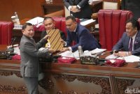 Pengesahan Revisi Undang-undang tentang IKN
Foto : detik.com