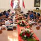 Jokowi pimpin rapat terbatas kabinet untuk bahas dampak El-Nino.

Foto: Instagram Resmi Sekretariat Kabinet
