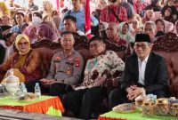 Heri Amalindo dan Lurus Alex Noerdin hadiri sedekah adat Desa Tapus. Foto: RPS, kabarindonesia.co