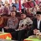 Heri Amalindo dan Lurus Alex Noerdin hadiri sedekah adat Desa Tapus. Foto: RPS, kabarindonesia.co
