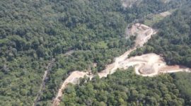 Dugaan kerusakan lingkungan yang diduga terjadi akibat aktivitas pembangunan PLTMH Way Melesom, Kecamatan Lemong, Kabupaten Pesisir Barat. Foto: Dokumen Warga