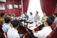 Bupati Lampung Selatan, Nanang Ermanto bersilaturahmi dengan pihak perbankan di Lampung Selatan. Foto: Dinas Kominfo Lamsel