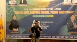 Ketua Karang Taruna Provinsi Lampung, Dendi Romadhona memberikan sambutan dalam Malam Ramah Tamah BBKT dan HUT Karang Taruna Ke-63 yang diadakan di Kabupaten Pesibar. Tangkapan Layar: Joni Irawan, Kabar Indonesia.