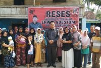 Legislator Kabupaten Pesisir Barat dari Fraksi PDI Perjuangan, Erwin Gustom lakukan reses tahap ketiga di Pekon Way Napal, Kecamatan Krui Selatan. Foto: Joni Irawan, kabarindonesia.co