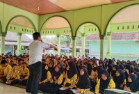 Lembaga Perlindungan Anak dan Kejari Lampung Tengah Adakan Sosialisasi Bahaya Narkoba dan Seks Bebas di SMPN 3 Terbanggi Besar. Foto: Hidayati, kabarindonesia.co