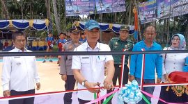 Sekretaris Dinas Pemuda dan Olahraga Pesisir Barat, Syarif Husin mewakili Kadispora Pesibar membuka Turnamen Volley Ball Pekon Walur. Foto: Joni Irawan, Kabar Indonesia