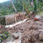 Banjir menjebol tanggul penahan di Pekon Way Sindi Hanuan, Pesisir Barat. Foto: Joni Irawan, Kabar Indonesia