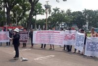 Komite Aksi Penyelamat Lingkungan gelar unjuk rasa desak Pj. Gubernur Sumsel Tindak Tegas PT. RMK Energy. Foto: RPS, Kabar Indonesia