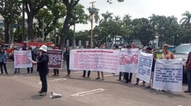 Komite Aksi Penyelamat Lingkungan gelar unjuk rasa desak Pj. Gubernur Sumsel Tindak Tegas PT. RMK Energy. Foto: RPS, Kabar Indonesia