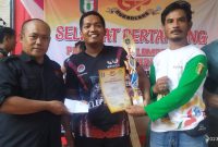 Para juara Lomba Panco Tingkat Provinsi Lampung dari berbagai kelas yang ditandingkan, berfoto bersama Wakil Ketua GP Nusantara Lampung, Muhlasin. Foto: Respati Syamsi, Kabar Indonesia