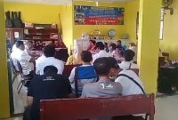 Suasana mediasi perundungan anak di SDN 1 Teluk Pandan. Foto: Isbah Cholib, Kabar Indonesia
