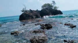 Salah satu sudut perairan Pulau Tabuan, Tanggamus. Foto: Nafian Faiz, Kabar Indonesia