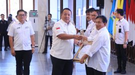 Wakil Bupati Pesisir Barat, A. Zulqoini Syarif menghadiri acara penyerahan DIPA dan TKD di Mahan Agung, Bandarlampung. Foto: Dokumentasi Dinas Kominfo Pesibar