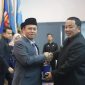 Pj. Bupati Lampung Barat, Nukman menerima ucapan selamat dari Gubernur Lampung, Arinal Djuanidi. Foto: Humas Pemkab Lampung Barat