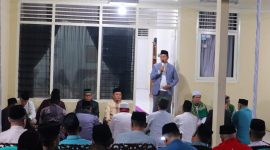 Pj. Bupati Lampung Barat, Nukman melakukan do'a bersama di Rumah Dinas Way Mengaku atas perpanjangan masa jabatan. Foto: Haerul Abadi, Kabar Indonesia