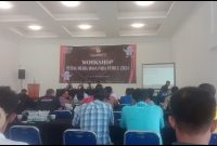 Puluhan jurnalis di Tanggamus tampak serius ikuti materi workshop yang diadakan oleh KPU Tanggamus. Foto: Dedi Heryadi, Kabar Indonesia.