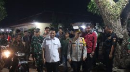 Kapolres Tulang Bawang Barat Ndaru Istimawan dan Pj Bupati Tubaba M. Firsada kunjungi beberapa gereja untuk memastikan pengamanan Natal berjalan dengan baik. Foto: Andi Rahman, Kabar Indonesia