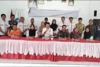 Aparatur Pekon Muara Baru, Kecamatan Kebun Tebu, Kabupaten Lampung Barat melakukan deklarasi netralitas dalam Pemilu 2024. Foto: Kristian Agusani, Kabar Indonesia.