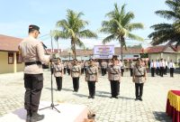 Kapolres Pesisir Barat AKBP Alsyahendra pimpin Upacara Pelantikan dan Sertijab di Polres Pesisir Barat pada Sabtu (30/12/2023). Foto: Joni Irawan, Kabar Indonesia