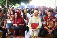 Bacagub Sumatera Selatan, Heri Amalindo dan Caleg DPRD Sumsel Lury Alex Noerdin disambut ribuan warga Prabumulih pada Sabtu (30/12/2024). Foto: Rizky Pratama Saputra, Kabar Indonesia