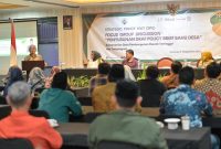 Menteri Desa, Pembangunan Daerah Tertinggal, dan Transmigrasi (Mendes PDTT), Abdul Halim Iskandar memberikan sambutan dalam Focuss Group Discussion (FGD) yang diadakan oleh Strategic Policy Unit (SPU) di Jombang, Jawa Timur pada Sabtu (9/12/2023).