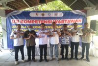 Pj. Bupati Tulang Bawang Barat, M. Firsada menutup Uji Kompetensi Wartawan yang diadakan atas kerjasama Universitas Mustopo Beragama, Dinas Kominfo Tubaba, dan Asosiasi Wartawan Profesional Indonesia (AWPI). Foto: Andi Rahman, Kabar Indonesia