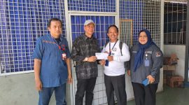 Personel Panwascam Labuhan Ratu sedang melakukan pengawasan terhadap kampanye yang dilakukan Partai Nasdem pada Kamis (14/12/2023). Foto: Ferry HT, Kabar Indonesia