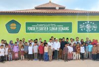 Polres Tulang Bawang melakukan khitanan massal gratis untuk puluhan anak kurang mampu di Pondok Pesantren Sunan Bonang, Tulang Bawang. Foto: Andi Rahman, Kabar Indonesia.