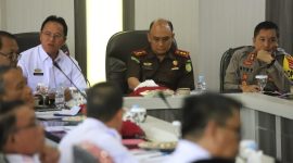 Pj Bupati Lampung Barat, Nukman memimpin Rapat Forkopimda Lampung Barat dalam menghadapi Natal 2023 dan Tahun Baru 2024. Foto: Haerul Abadi, Kabar Indonesia