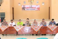 Kabag Ops Polres Tulang Bawang Kompol Abdul Mutholib mewakili Kapolres Tulang Bawang, AKBP Jibarel Bata Awi mengadakan Jum'at Curhat di Kampung Kahuripan Jaya, Kecamatan Banjar Baru, Kabupaten Tulang Bawang pada Jum'at (22/12/2023). Foto: Andi Rahman, Kabar Indonesia