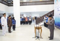 Wakil Bupati Pesisir Barat A. Zulqoini Syarif melantik 64 pejabat di Pesibar termasuk 21 orang kepala sekolah pada Jum'at (22/12/2023). Foto: Joni Irawan, Kabar Indonesia