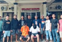 Tim Tekab 308 Presisi Polres Tulang Bawang amankan 2 orang pelaku judi togel di Menggala pada Kamis (28/12/2023). Foto: Andi Rahman, Kabar Indonesia