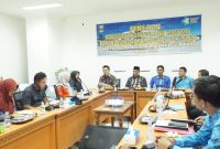 Pj Sekdakab Pesibar Jon Edwar menghadiri rapat penilaian penilaian penerapan PPK-BLUD UPTD Puskesmas se-Pesisir Barat pada Jum'at (29/12/2023). Foto: Joni Irawan, Kabar Indonesia