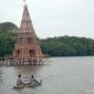 Miniatur Menara Eiffel yang terbuat dari bambu di Ekowisata Cuku Nyinyi, Desa Sidodadi, Kecamatan Teluk Pandan, Kabupaten Pesawaran, Provinsi Lampung. Foto: Keliling Lampung