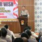 Kapolres Tulang Bawang AKBP James H Hutajulu menyampaikan Commander Wish kepada seluruh anggota Polres Tulang Bawang pada Sabtu (6/1/2024). Foto: Ali Rahman, Kabar Indonesia.