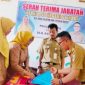 Serah terima jabatan Kepala Sekolah SD Negeri 66 Krui dari Paulina pada Ulul Azmi dilakukan pada Senin (8/2/2024). Foto: Joni Irawan, Kabar Indonesia.