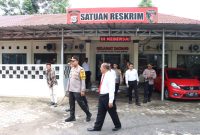 Kapolres Tulang Bawang James H. Hutajulu gerak cepat pantau situasi pelayanan publik di Polres Tulang Bawang pada Senin (8/1/2024). Foto: Andi Rahman, Kabar Indonesia