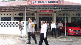 Kapolres Tulang Bawang James H. Hutajulu gerak cepat pantau situasi pelayanan publik di Polres Tulang Bawang pada Senin (8/1/2024). Foto: Andi Rahman, Kabar Indonesia