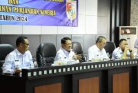 Pj. Bupati Tulang Bawang Barat, M. Firsada menyampaikan pada ASN Tubaba agar fokus pada program kerja dan mampu berkolaborasi pada Rabu (10/1/2024). Foto: Andi Rahman, Kabar Indonesia.