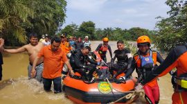 Tim SAR gabungan berhasil menemukan jasad Siswanto (38) warga Batanghari yang hilang tenggelam di Sungai Batanghari sejak Jum'at (12/1/2024). Foto: PA, Kabar Indonesia.