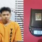 MA (31) warga Kelurahan Bandarjaya Timur ditangkap petugas Polres Tulang Bawang karena membawa sabu dalam kotak rokok pada Rabu (10/1/2024). Foto: Humas Polres Tulang Bawang