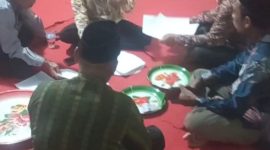 Suasana salah satu kumpul sanak di Desa Sekernan, Kecamatan Sekernan, Kabupaten Muaro Jambi. Foto: T. Akbar