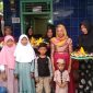 Salah satu trah keluarga Fatmawati Sukarno di Krui, Hodijah melakukan yasinan dan do'a bersama dalam rangka HUT PDI Perjuangan dan minta dukungan pencalonan dirinya dalam pileg 2024. Foto: Joni Irawan, Kabar Indonesia