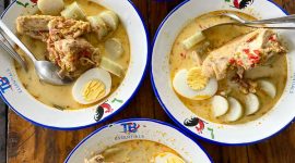 Lontong sayur ayam kampung Kantin Miaga. Foto: Ferry HT, Kabarindonesia.co