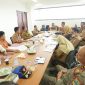Asisten III BIdang Administrasi Umum Pemkab Pesibar, Gunawan memimpin Rapat Inventarisasi Aset Tanah Atar Lebuay pada Senin (22/1/2024). Foto: Joni Irawan, Kabarindonesia.co